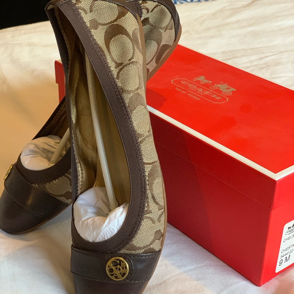 COACH Chelsey Mat Calf Flats - Picture 2 of 4